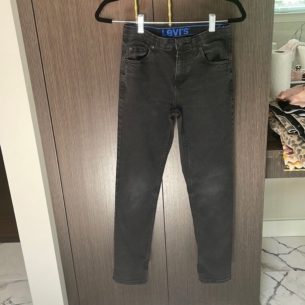 Black Levi’s Jeans